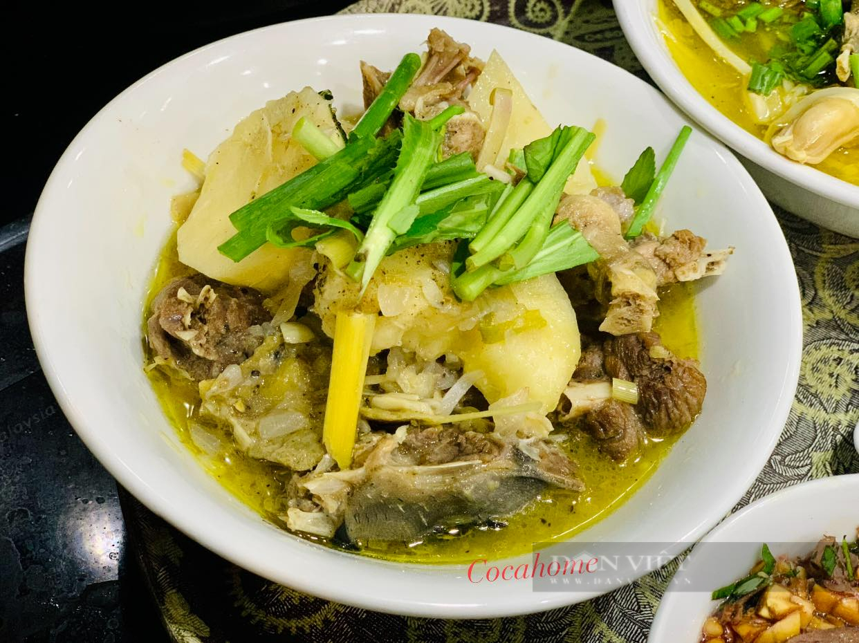 Nhớ làm bước này để món vịt om sấu khoai sọ mềm ngon mà không bị tanh - Ảnh 1. Nhớ làm bước này để món vịt om sấu khoai sọ mềm ngon mà không bị tanh - Ảnh 1.