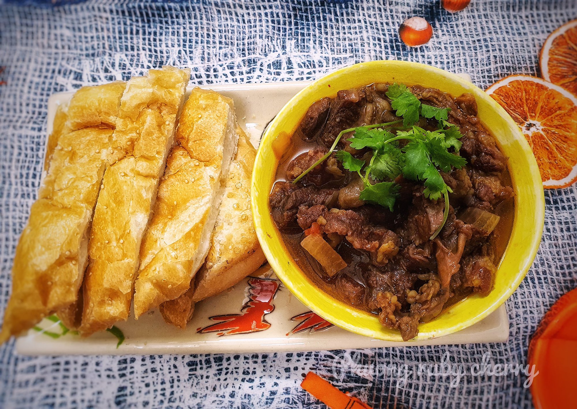 Bật mí cách nấu bò sốt vang ngon ngọt, không bị hôi - Ảnh 2.