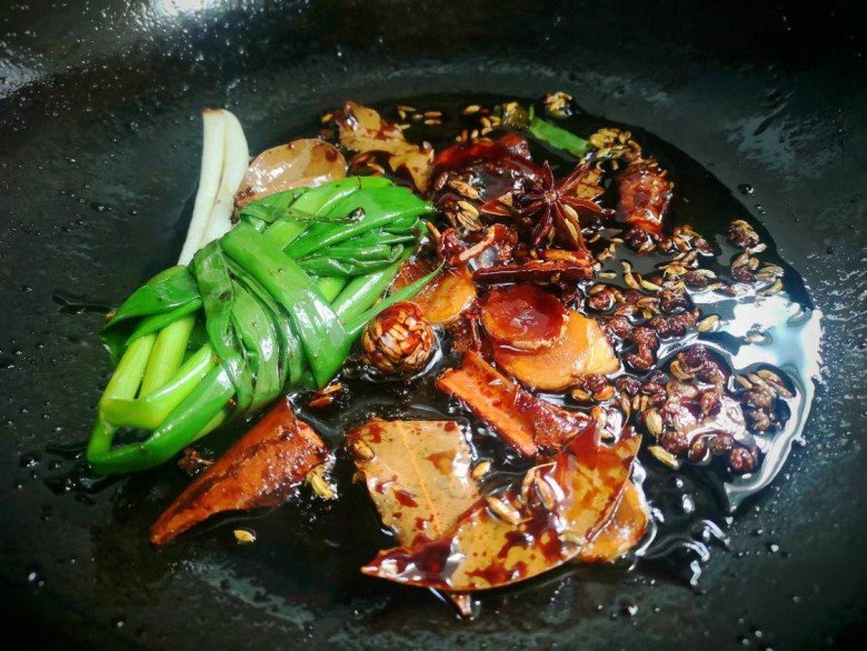 Cả con lợn chỉ có 4 cái này, mua về kho vừa được món nhâm nhi lại giúp chị em da đẹp mịn màng - Ảnh 4. Cả con lợn chỉ có 4 cái này, mua về kho vừa được món nhâm nhi lại giúp chị em da đẹp mịn màng - Ảnh 4.