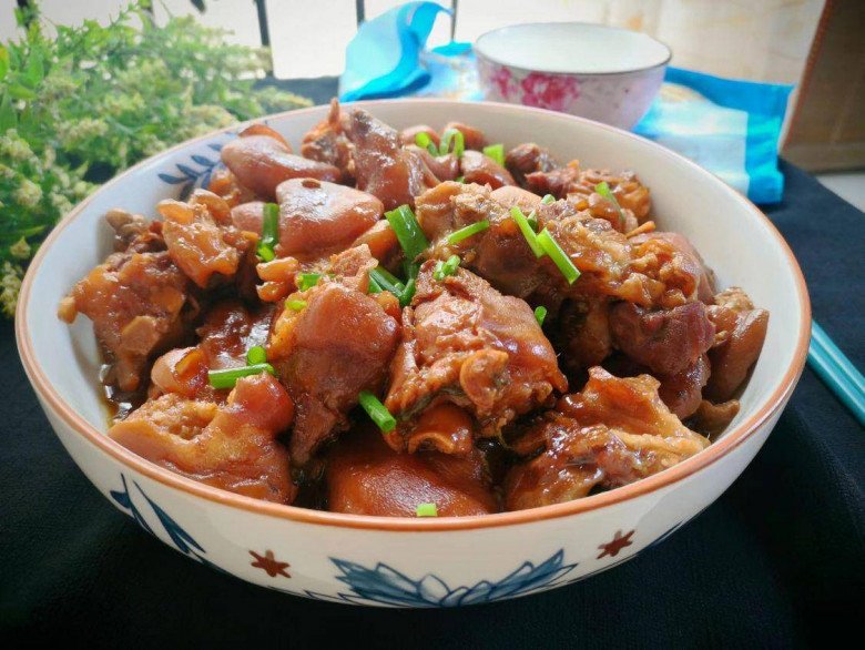 Cả con lợn chỉ có 4 cái này, mua về kho vừa được món nhâm nhi lại giúp chị em da đẹp mịn màng - Ảnh 8. Cả con lợn chỉ có 4 cái này, mua về kho vừa được món nhâm nhi lại giúp chị em da đẹp mịn màng - Ảnh 8.