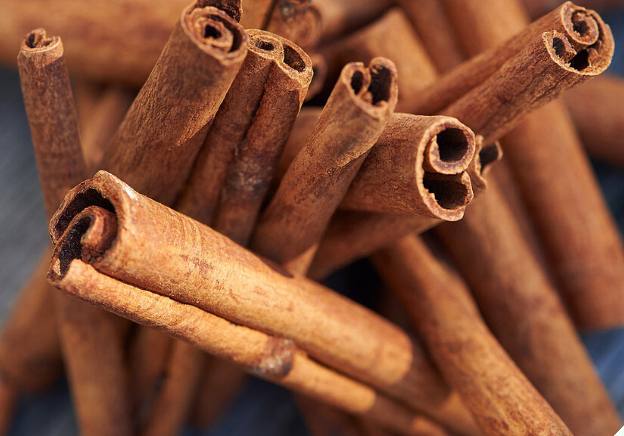 Luộc tôm đừng dùng hành, gừng để khử tanh, chỉ cần thêm vài hạt này tôm chín đỏ au, thơm lừng mà không hề có - Ảnh 5.