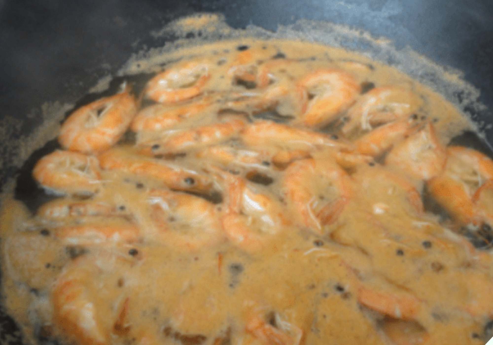 Luộc tôm đừng dùng hành, gừng để khử tanh, chỉ cần thêm vài hạt này tôm chín đỏ au, thơm lừng mà không hề có - Ảnh 9.