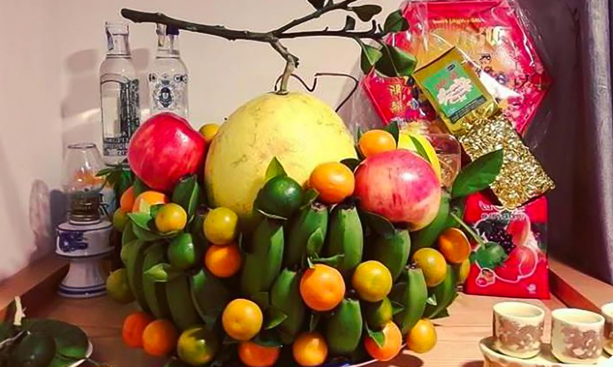 Bày mâm ngũ quả ngày Tết 3 miền Bắc - Trung - Nam nhớ kỹ 5 điều để hút may mắn, tài lộc - Ảnh 1. Bày mâm ngũ quả ngày Tết 3 miền Bắc - Trung - Nam nhớ kỹ 5 điều để hút may mắn, tài lộc - Ảnh 1.