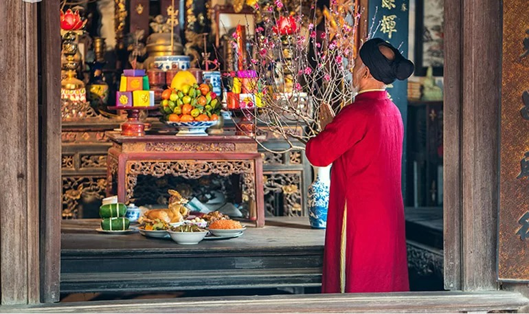 Văn khấn mùng 1 Tết Quý Mão 2023 ngắn gọn và chuẩn nhất, cầu năm mới bình an, như ý - Ảnh 2. Văn khấn mùng 1 Tết Quý Mão 2023 ngắn gọn và chuẩn nhất, cầu năm mới bình an, như ý - Ảnh 2.
