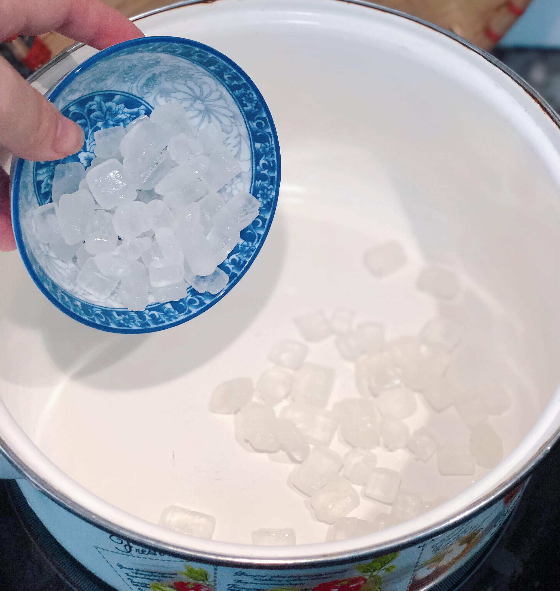 Bí quyết nấu trà sâm bí đao lá dứa không bị chua, giải nhiệt ngày nắng nóng (mùa hè) - Ảnh 4. Bí quyết nấu trà sâm bí đao lá dứa không bị chua, giải nhiệt ngày nắng nóng (mùa hè) - Ảnh 4.