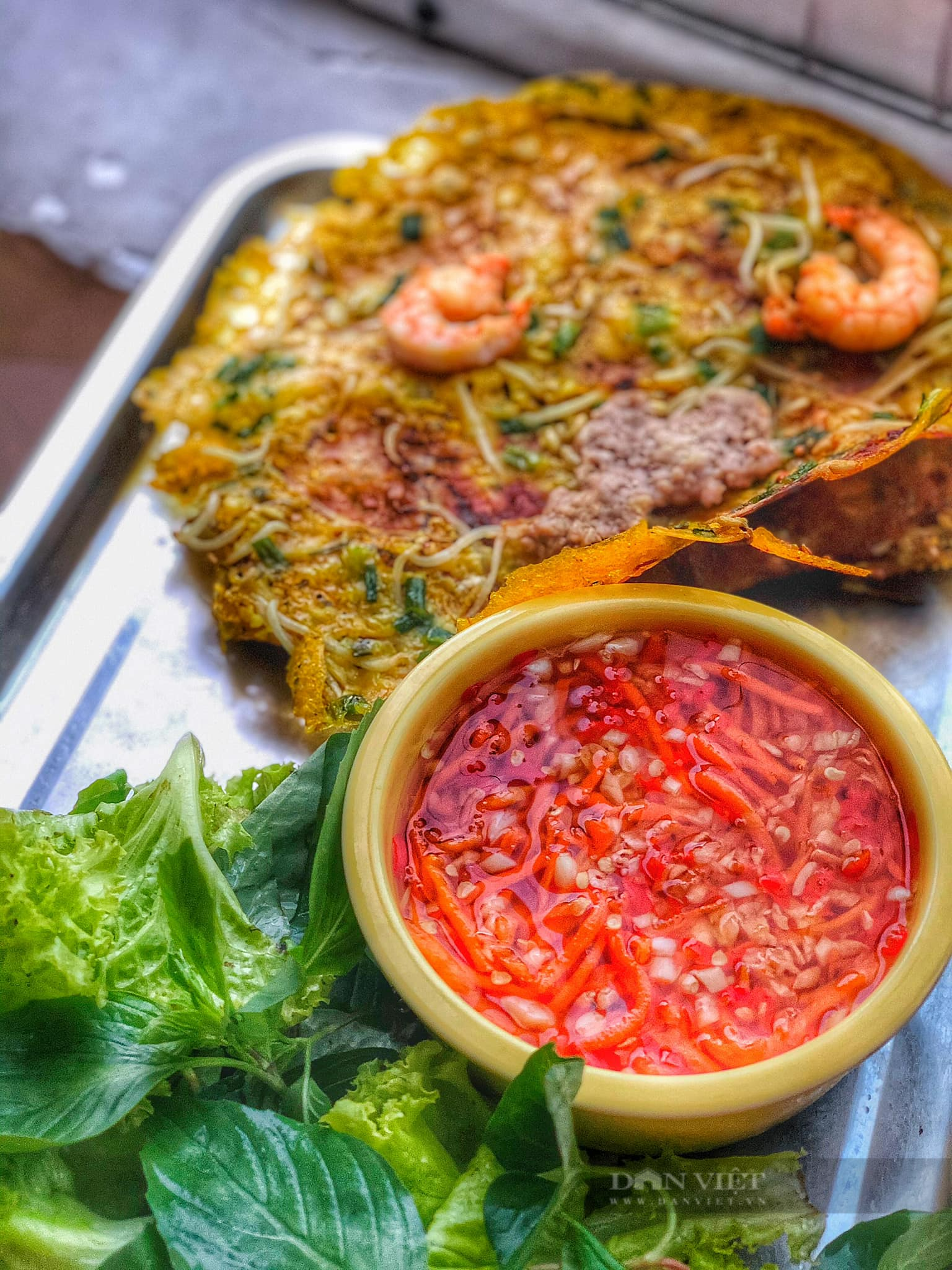 Bí quyết đổ bánh xèo giòn lâu, không bị vỡ và dính chảo - Ảnh 4. Bí quyết đổ bánh xèo giòn lâu, không bị vỡ và dính chảo - Ảnh 4.
