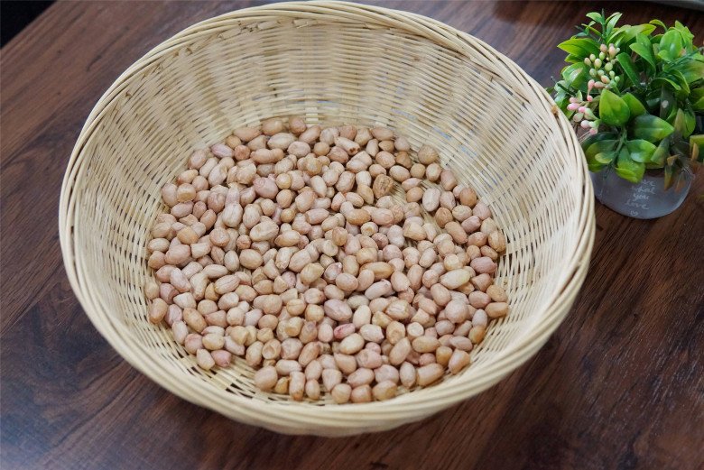 Làm lạc rang muối nên chiên nhiều hay ít dầu? Đầu bếp nói sự thật ai cũng ngã ngửa - Ảnh 3.