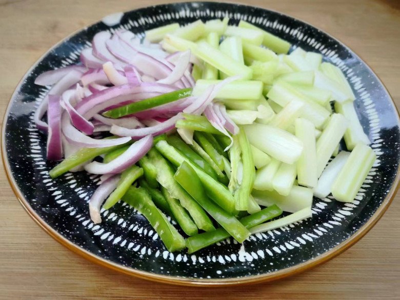 Bộ phận này của lợn nhiều người vứt bỏ thực ra rất ngon, giá lại rẻ ăn vào đẹp da các chị em mê mẩn - Ảnh 1. Bộ phận này của lợn nhiều người vứt bỏ thực ra rất ngon, giá lại rẻ ăn vào đẹp da các chị em mê mẩn - Ảnh 1.
