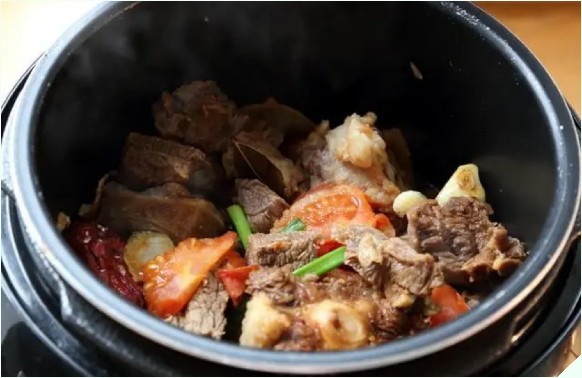 Để khử mùi hôi của thịt bò chỉ chần qua nước sôi là chưa đủ, cứ thêm 1 bước này, thịt sẽ tươi mềm, nấu - Ảnh 5.