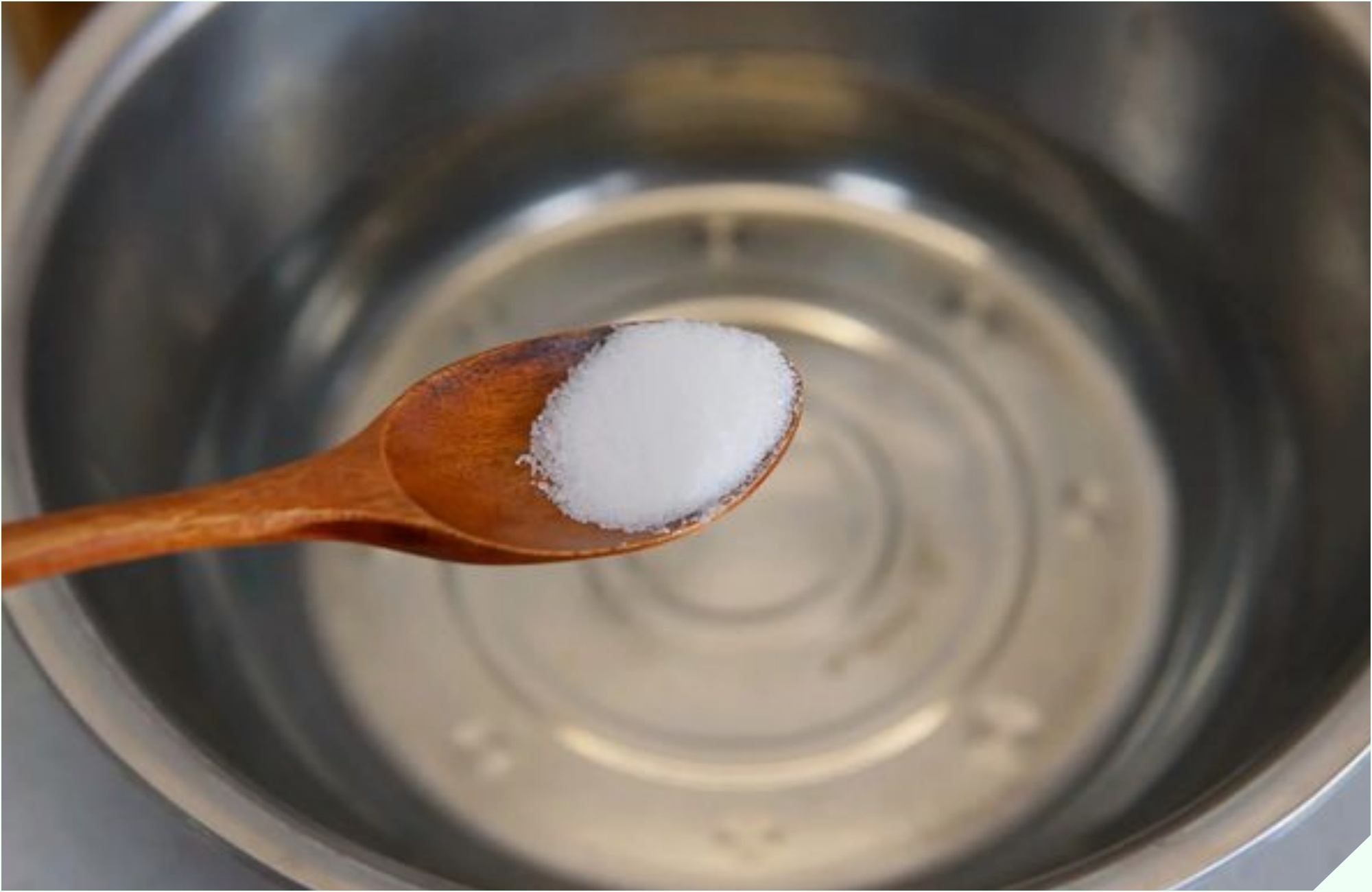 Để khử mùi hôi của thịt bò chỉ chần qua nước sôi là chưa đủ, cứ thêm 1 bước này, thịt sẽ tươi mềm, nấu - Ảnh 2.