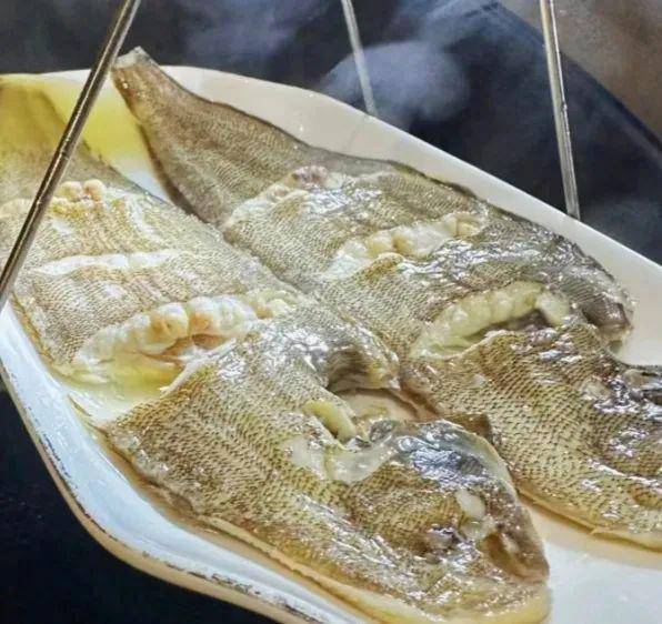 Loại cá nhìn xấu, ăn ngon, giảm mỡ máu, ngừa bệnh tim, mang hấp nhanh có hương vị cực phẩm - Ảnh 5.