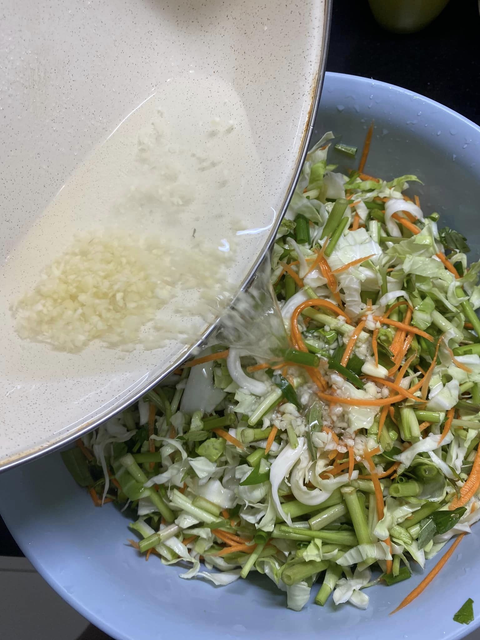 Loại rau đa năng rẻ tiền, được ví như "thuốc của người nghèo" đem chế biến món này ăn rất ngon - Ảnh 7.