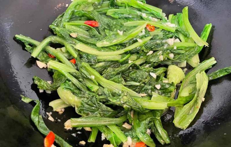 Lá này canxi gấp 36 lần canh xương, ăn sống hay nấu chín đều ngon, Việt Nam rất sẵn - Ảnh 10.