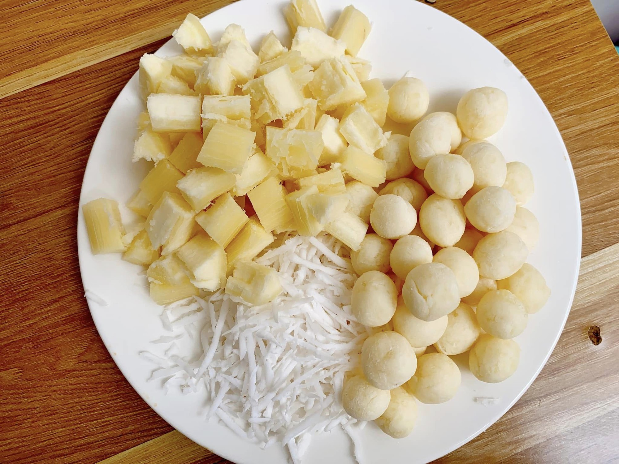 Loại củ "nhà nghèo" xưa chỉ quen luộc ăn, giờ đem nấu thành món chè ấm nóng được nhiều người yêu thích vào mùa đông - Ảnh 2.