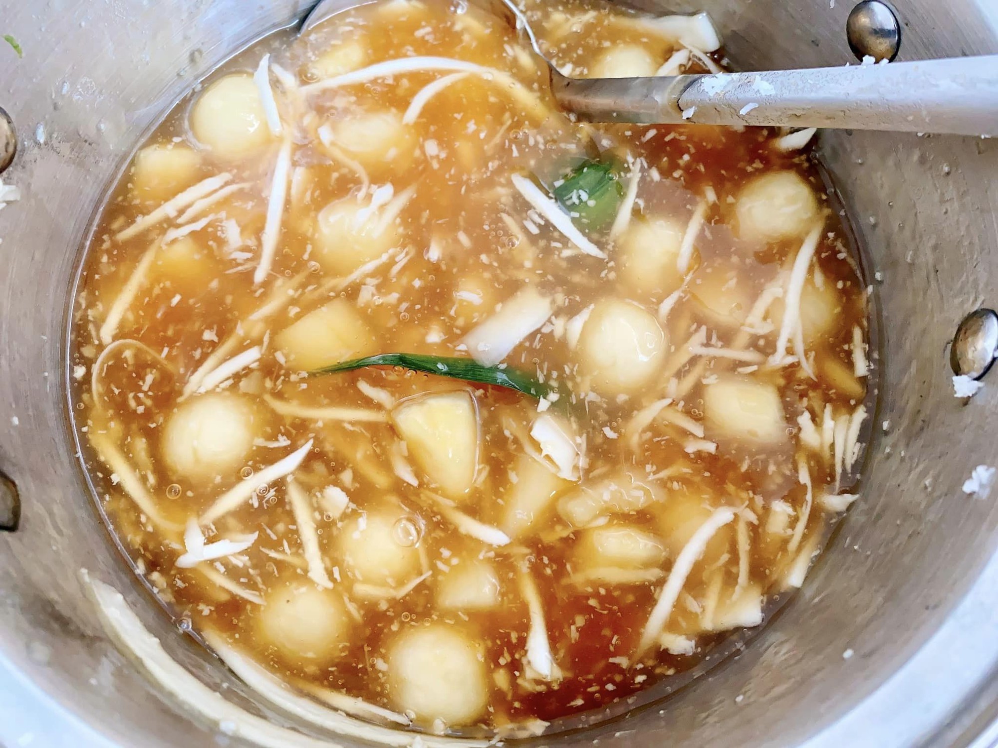 Loại củ "nhà nghèo" xưa chỉ quen luộc ăn, giờ đem nấu thành món chè ấm nóng được nhiều người yêu thích vào mùa đông - Ảnh 3.