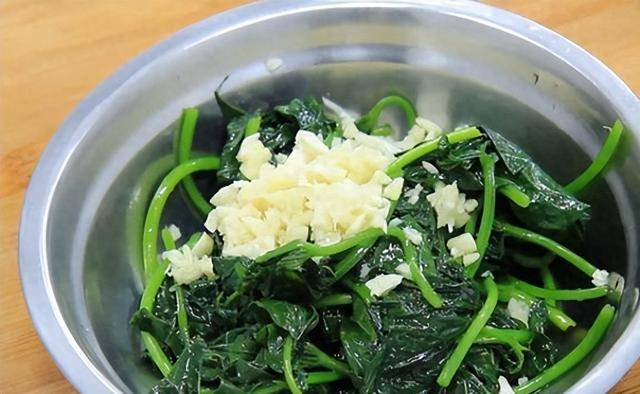Loại rau có vitamin gấp 8 lần táo, thanh nhiệt, giải độc, ẩm phổi, dưỡng da, làm món nguội cực ngon - Ảnh 5. Loại rau có vitamin gấp 8 lần táo, thanh nhiệt, giải độc, ẩm phổi, dưỡng da, làm món nguội cực ngon - Ảnh 5.