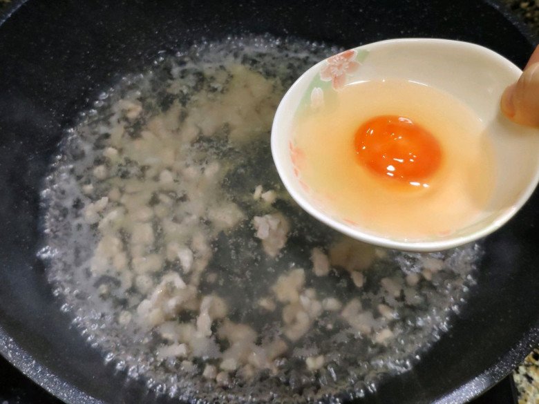 Lá này canxi gấp 2 lần sữa được ví là thứ rau vua, có sẵn ở Việt Nam, 10.000đ/mớ xào nấu đều ngon - Ảnh 5.