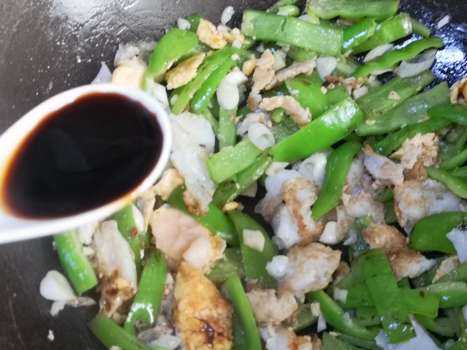 Loại quả có sắt nhiều hơn thịt gà, ăn 1 quả đủ dinh dưỡng cả ngày, xào với ớt xanh nhanh, ngon - Ảnh 9.