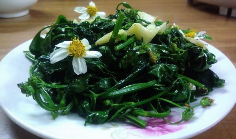 Cây dại mọc đầy Việt Nam, dân ta cắt bỏ không hết, nước ngoài săn lùng như rau quý, xào lên ngon bá cháy - Ảnh 3. Cây dại mọc đầy Việt Nam, dân ta cắt bỏ không hết, nước ngoài săn lùng như rau quý, xào lên ngon bá cháy - Ảnh 3.