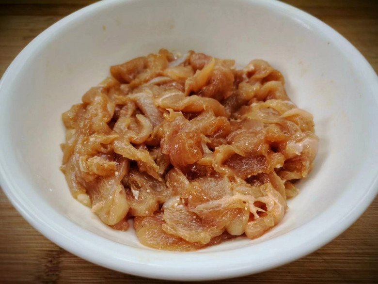 Loại rau tưởng chỉ để ăn sống nào ngờ xào kiểu này rất ngon, giàu canxi lại ít calo, không sợ béo - Ảnh 2. Loại rau tưởng chỉ để ăn sống nào ngờ xào kiểu này rất ngon, giàu canxi lại ít calo, không sợ béo - Ảnh 2.