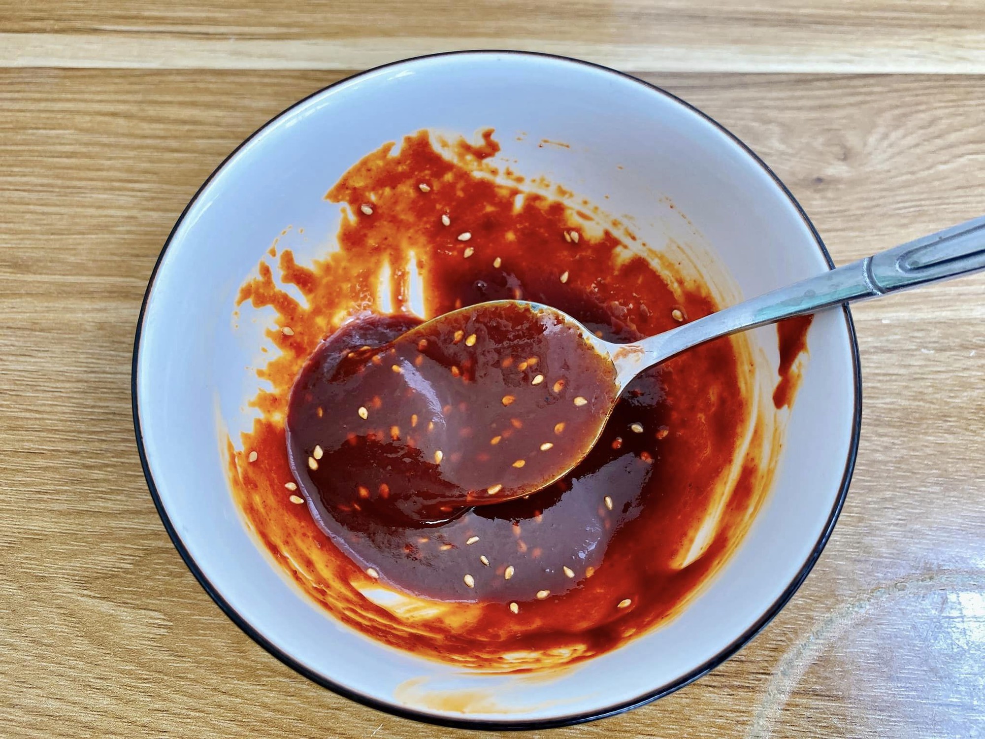 Để làm món cơm trộn Hàn Quốc thơm ngon chuẩn vị, không thể thiếu công thức nước sốt "thần thánh" này - Ảnh 3.