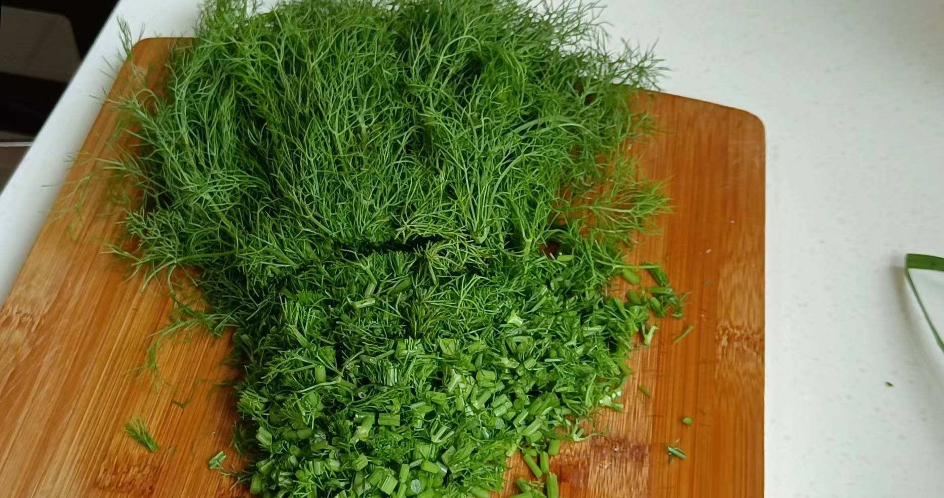 Loại rau ít người ăn lại là "báu vật" với sức khỏe, đừng chỉ nấu canh cá, làm bánh, xào khoai rất ngon - Ảnh 3.