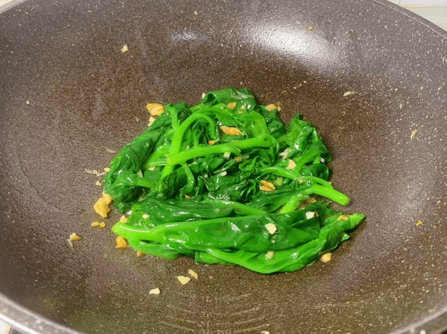 Loại rau selen gấp 30 lần hành tây, ăn thường xuyên quanh năm ít ốm đau, trộn salad nhìn là muốn ăn - Ảnh 4.