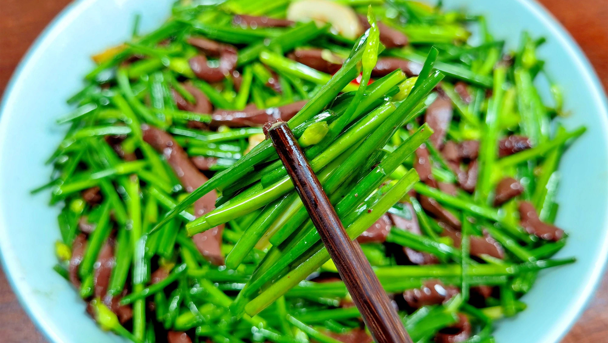 Loại rau "già" hóa ra là kho dinh dưỡng, bổ thận, tráng dương, làm sủi cảo hương vị ngon ngọt - Ảnh 2.