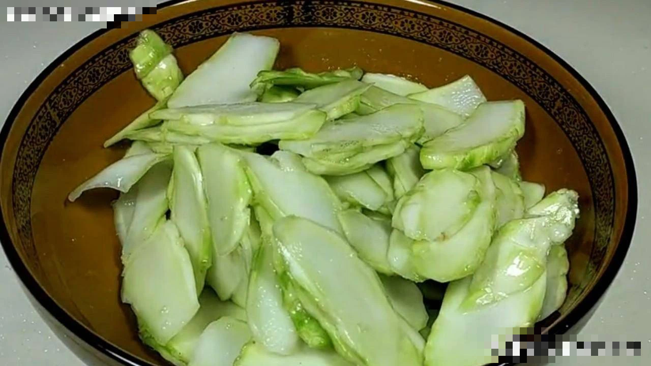 Loại rau "vua nhuận tràng", ăn nhiều giải độc, sạch ruột, toàn thân bay bổng, xào hay trộn đều ngon - Ảnh 3.