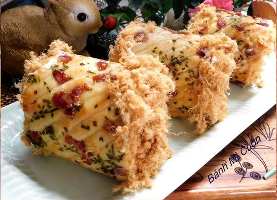 Trổ tài làm bánh mì cuộn chà bông lạp xưởng thơm ngon hấp dẫn tại nhà - Ảnh 1.