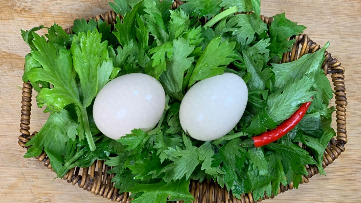 Loại rau ăn cuộng, bỏ lá, nào ngờ lá lại là "thuốc quý" giúp giảm cân hiệu quả, xào trứng thơm ngon- Ảnh 3.