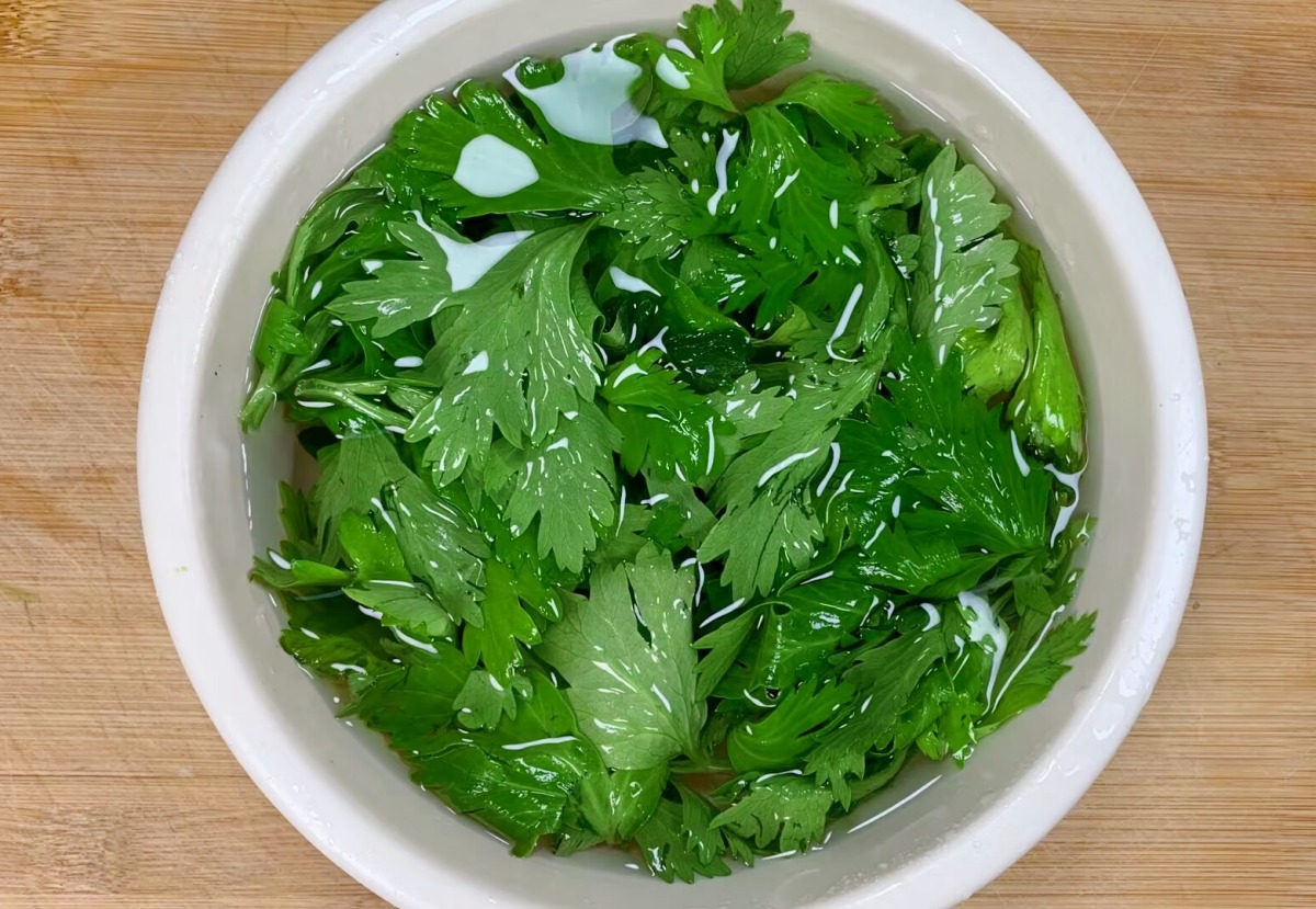 Loại rau ăn cuộng, bỏ lá, nào ngờ lá lại là "thuốc quý" giúp giảm cân hiệu quả, xào trứng thơm ngon- Ảnh 4.