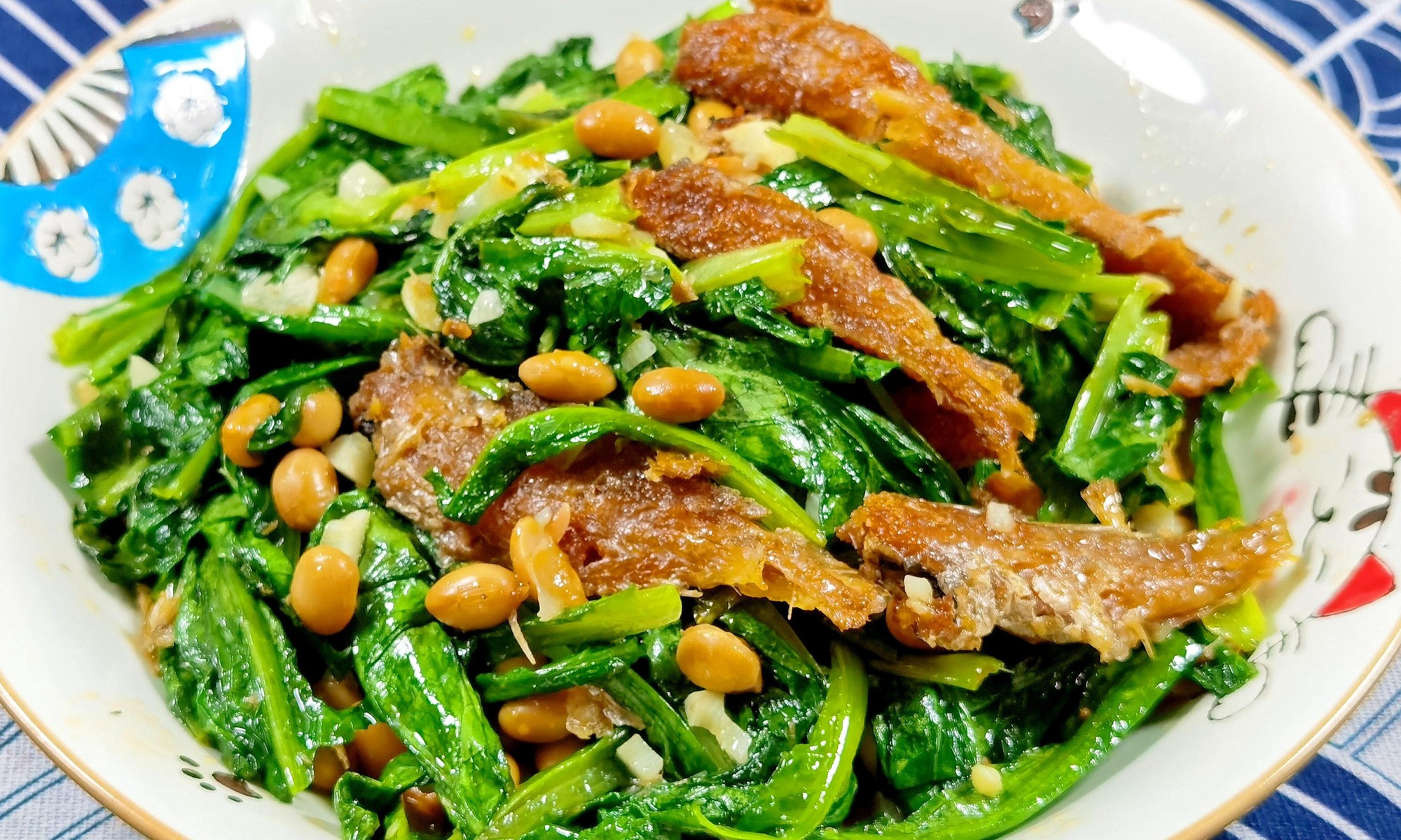 Loại rau tươi non "bậc thầy bảo vệ gan", ăn nhiều an thần, thư giãn cơ thể, 5 phút có món ngon - Ảnh 4.