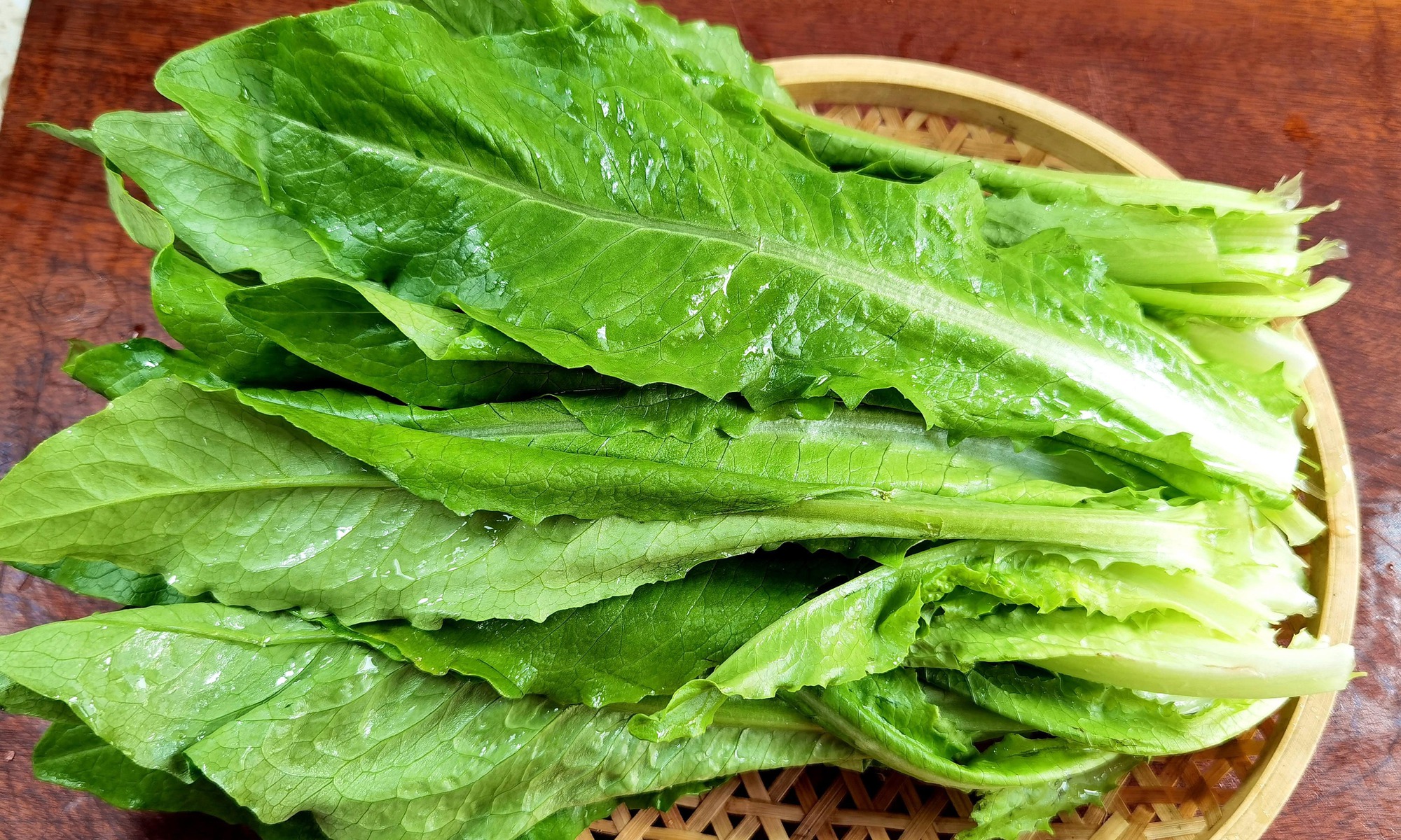 Loại rau tươi non "bậc thầy bảo vệ gan", ăn nhiều an thần, thư giãn cơ thể, 5 phút có món ngon - Ảnh 1.