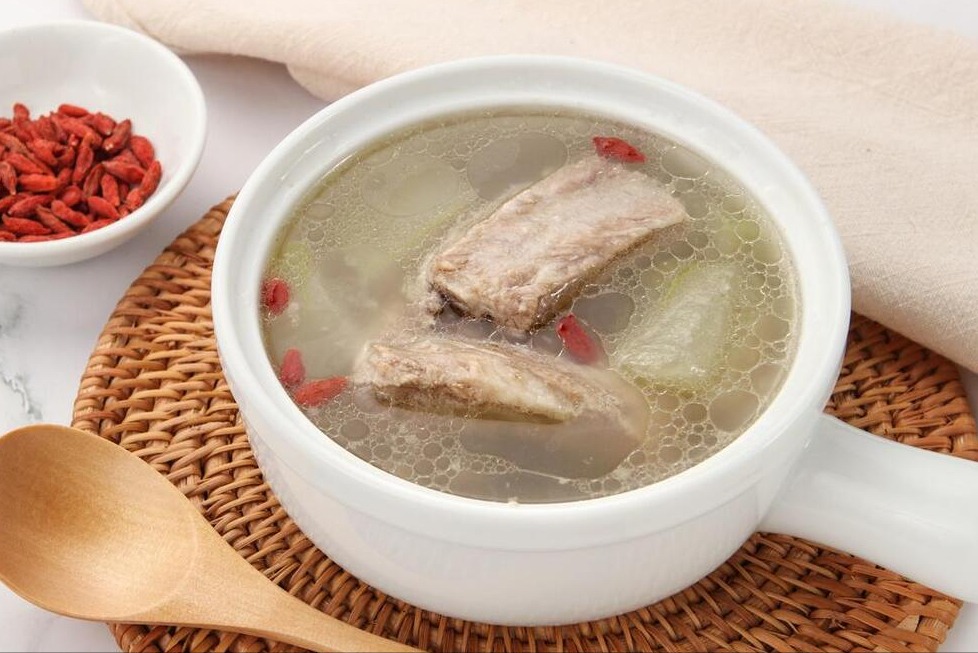 Hầm xương vừa dai vừa tanh, đầu bếp nghe là biết dùng nhầm nước - Ảnh 8.