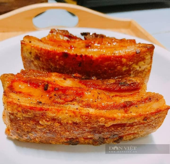 Làm heo quay da siêu giòn tan không cần lò nướng, không cần nồi chiên không dầu. - Ảnh 1.