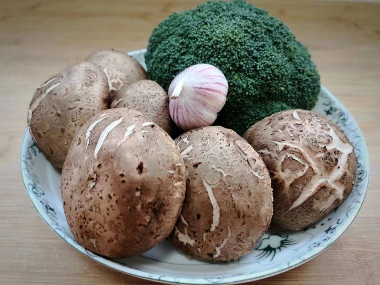 Đem kho thuốc bổ xào với hoàng hậu thực vật được món giàu dinh dưỡng nhưng cực rẻ - Ảnh 1. Đem kho thuốc bổ xào với hoàng hậu thực vật được món giàu dinh dưỡng nhưng cực rẻ - Ảnh 1.