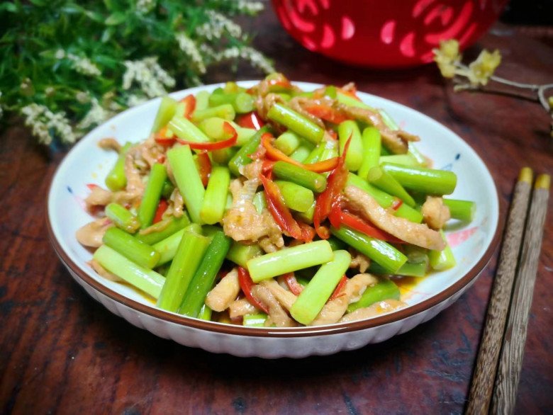 Mùa nồm dễ ốm, xào thịt với rau này vừa tươi ngon lại tăng đề kháng cực tốt cho sức khỏe - Ảnh 9. Mùa nồm dễ ốm, xào thịt với rau này vừa tươi ngon lại tăng đề kháng cực tốt cho sức khỏe - Ảnh 9.