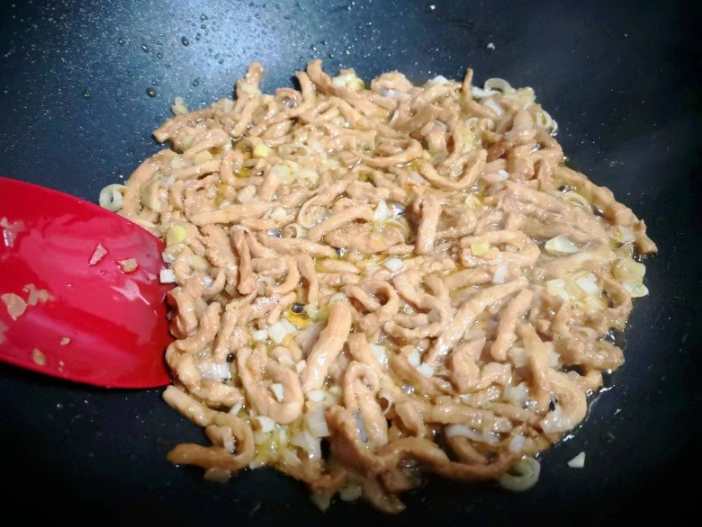 Mùa nồm dễ ốm, xào thịt với rau này vừa tươi ngon lại tăng đề kháng cực tốt cho sức khỏe - Ảnh 5. Mùa nồm dễ ốm, xào thịt với rau này vừa tươi ngon lại tăng đề kháng cực tốt cho sức khỏe - Ảnh 5.