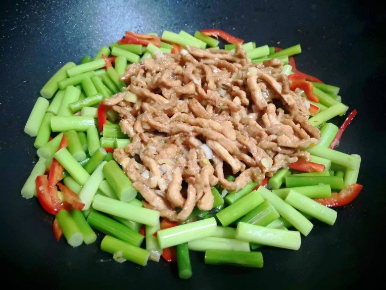 Mùa nồm dễ ốm, xào thịt với rau này vừa tươi ngon lại tăng đề kháng cực tốt cho sức khỏe - Ảnh 6. Mùa nồm dễ ốm, xào thịt với rau này vừa tươi ngon lại tăng đề kháng cực tốt cho sức khỏe - Ảnh 6.
