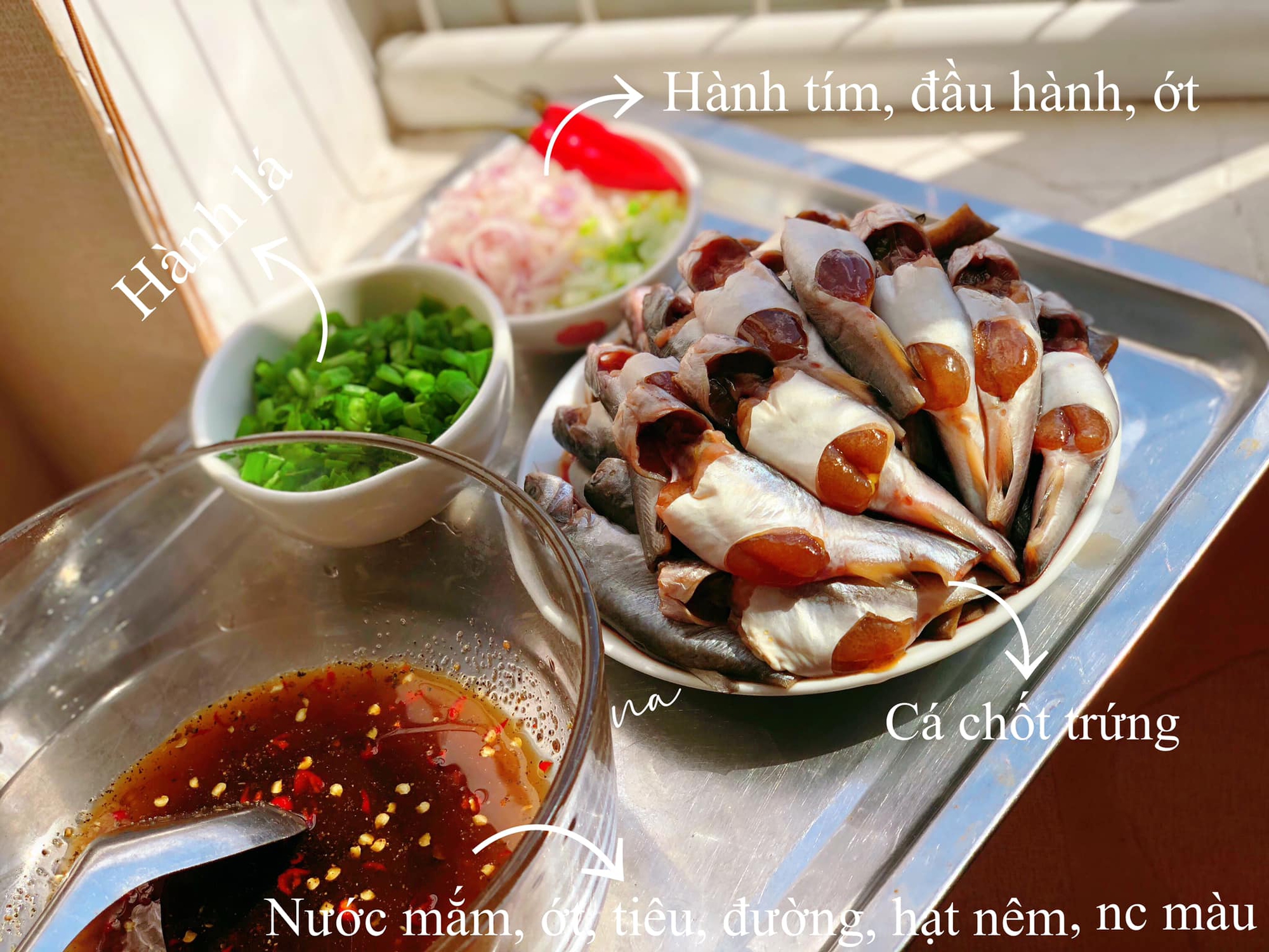 Để kho cá chốt trứng đậm đà, không tanh, không nát, hãy nhớ bí quyết này - Ảnh 2.