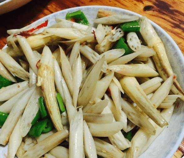 Loại rau được cho "siêu bổ máu", rẻ bèo nhưng không phải ai cũng mua được - Ảnh 2.