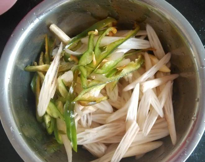 Loại rau được cho "siêu bổ máu", rẻ bèo nhưng không phải ai cũng mua được - Ảnh 4.