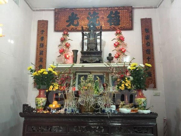 Bày trí bàn thờ nhớ quy tắc “5 không nên đặt – 3 không thể thiếu”, rất nhiều nhà đang làm sai - Ảnh 1.