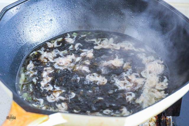 Đi chợ găp rau này mua ngay về nấu canh cực giàu dinh dưỡng, trẻ ăn vào còn tốt hơn cả uống sữa - Ảnh 4. Đi chợ găp rau này mua ngay về nấu canh cực giàu dinh dưỡng, trẻ ăn vào còn tốt hơn cả uống sữa - Ảnh 4.