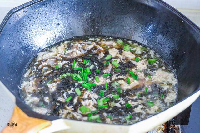 Đi chợ găp rau này mua ngay về nấu canh cực giàu dinh dưỡng, trẻ ăn vào còn tốt hơn cả uống sữa - Ảnh 5. Đi chợ găp rau này mua ngay về nấu canh cực giàu dinh dưỡng, trẻ ăn vào còn tốt hơn cả uống sữa - Ảnh 5.