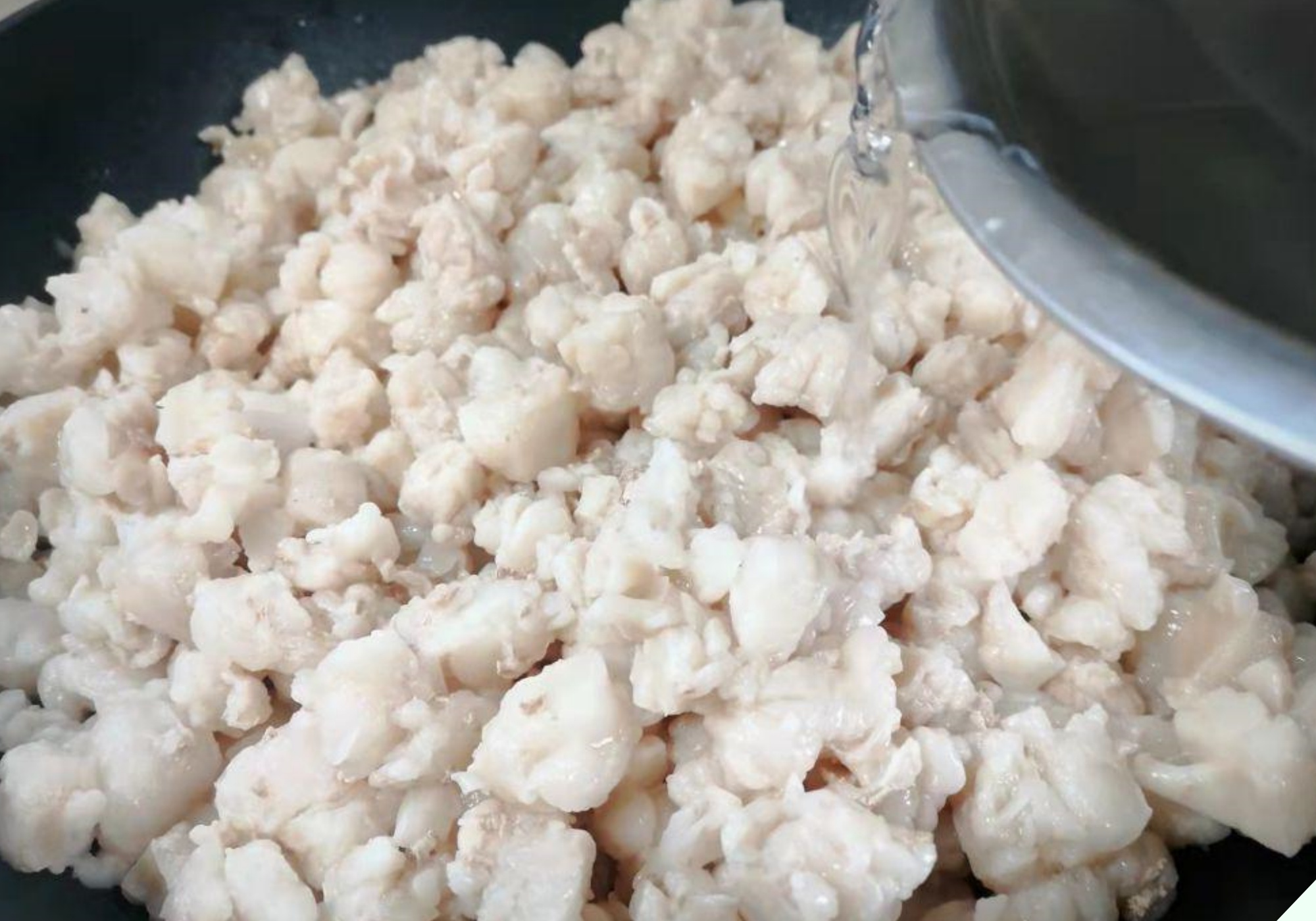 Rán mỡ lợn cứ cho thêm 3 thứ này, mỡ lúc nào cũng trắng phau phau, thơm nức không bị hôi tanh, để cả năm - Ảnh 4. Rán mỡ lợn cứ cho thêm 3 thứ này, mỡ lúc nào cũng trắng phau phau, thơm nức không bị hôi tanh, để cả năm - Ảnh 4.