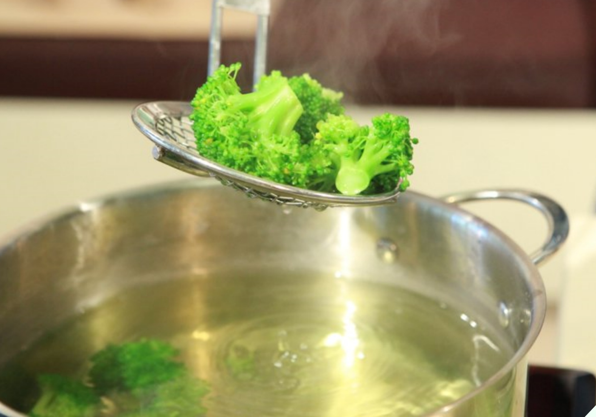 Luộc rau nên đậy hay mở nắp vung? 90% bà nội trợ mắc sai lầm bảo sao rau mất sạch dinh dưỡng - Ảnh 7. Luộc rau nên đậy hay mở nắp vung? 90% bà nội trợ mắc sai lầm bảo sao rau mất sạch dinh dưỡng - Ảnh 7.