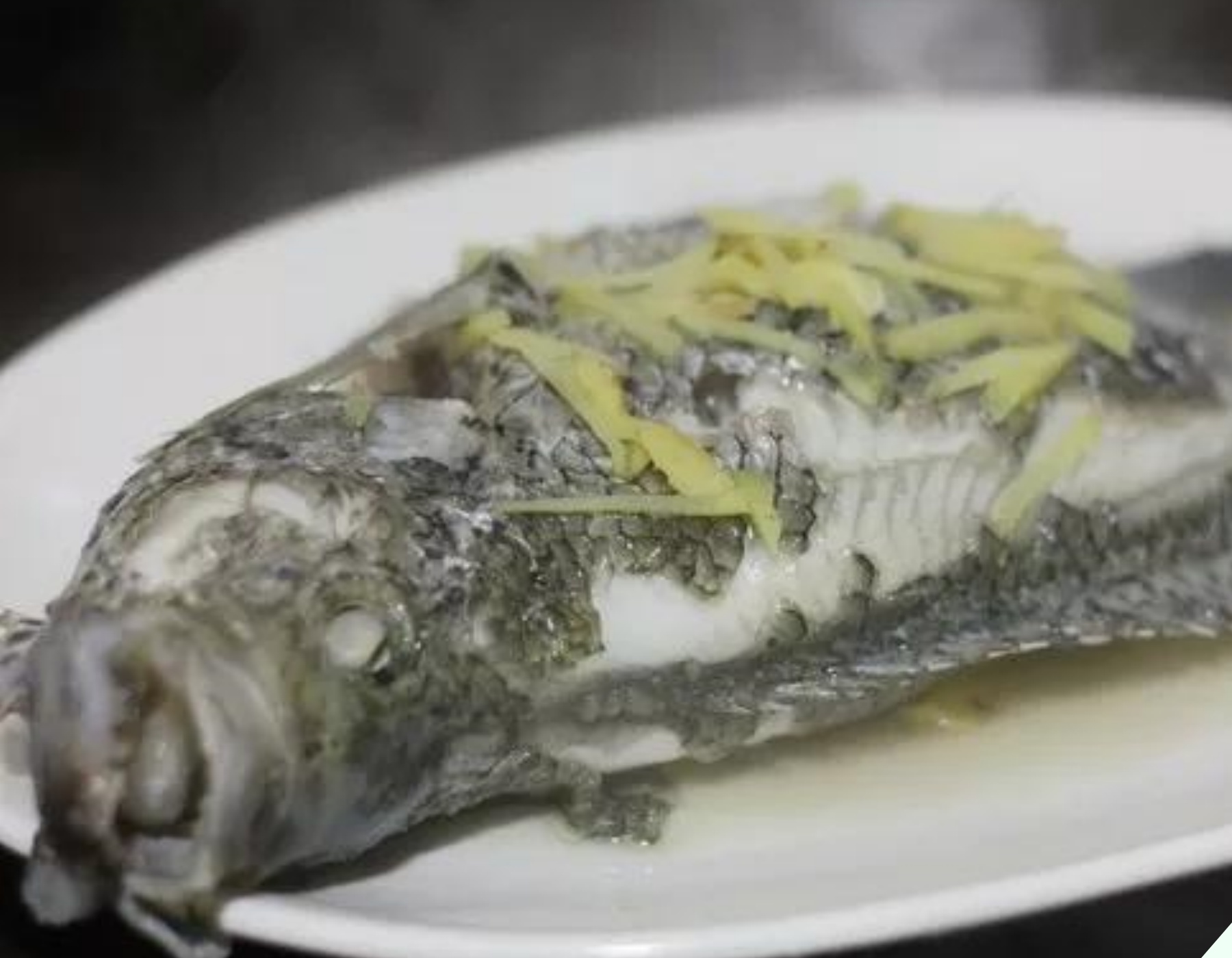 Ngâm cá trong nước này 2 phút rồi mới đem hấp sẽ thấy công dụng tuyệt vời, ai biết cũng vội học theo - Ảnh 6.