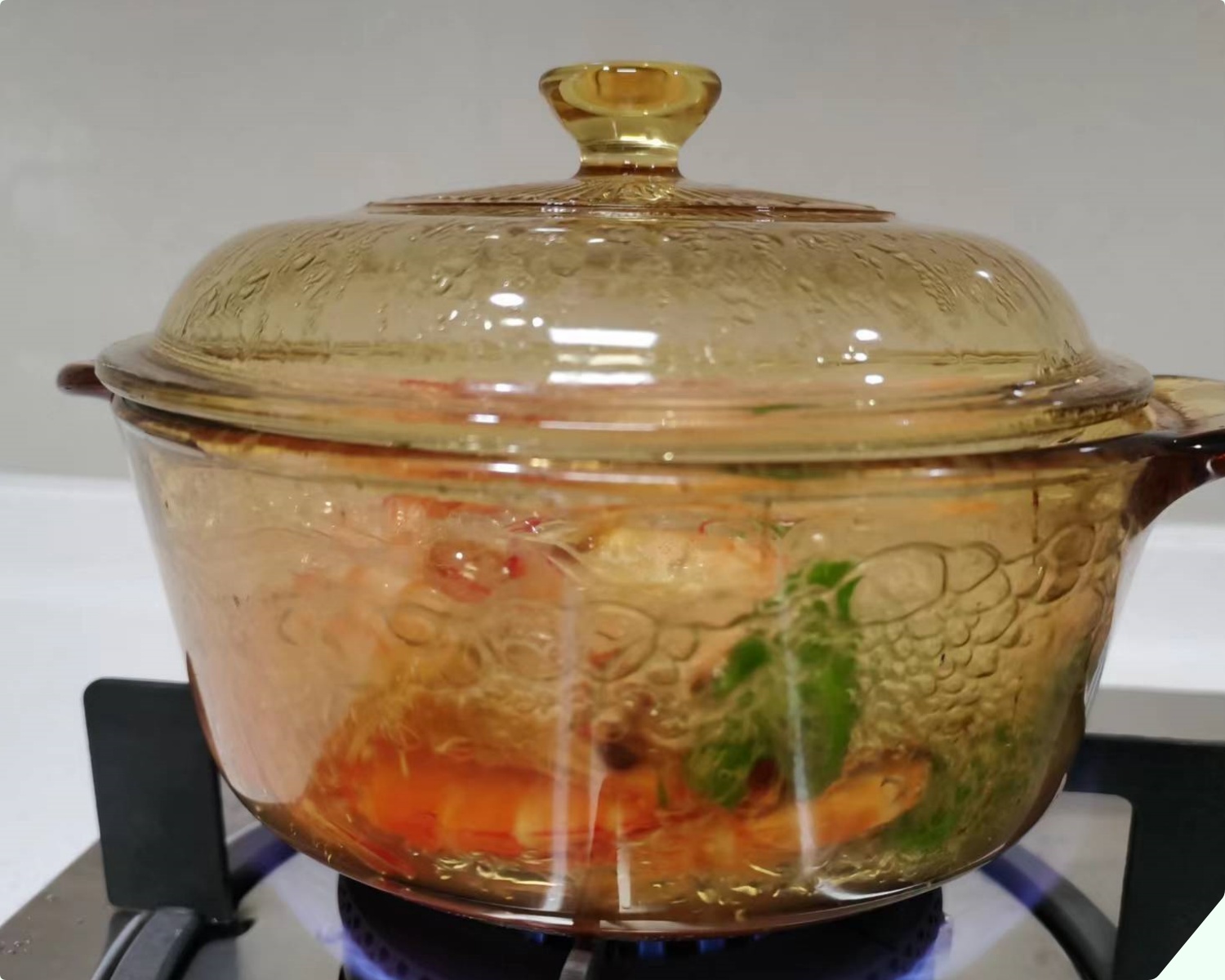 Luộc tôm cứ dùng loại nước này, thịt mềm ngọt không bị teo, hết sạch mùi tanh, “bao” đỏ đẹp như nhà hàng - Ảnh 13.